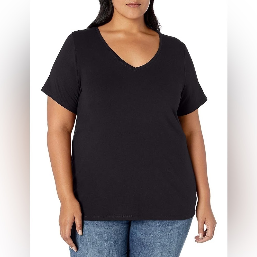 Soft Minimalist Black V-Neck Tee XXL Effortless Casual Core
